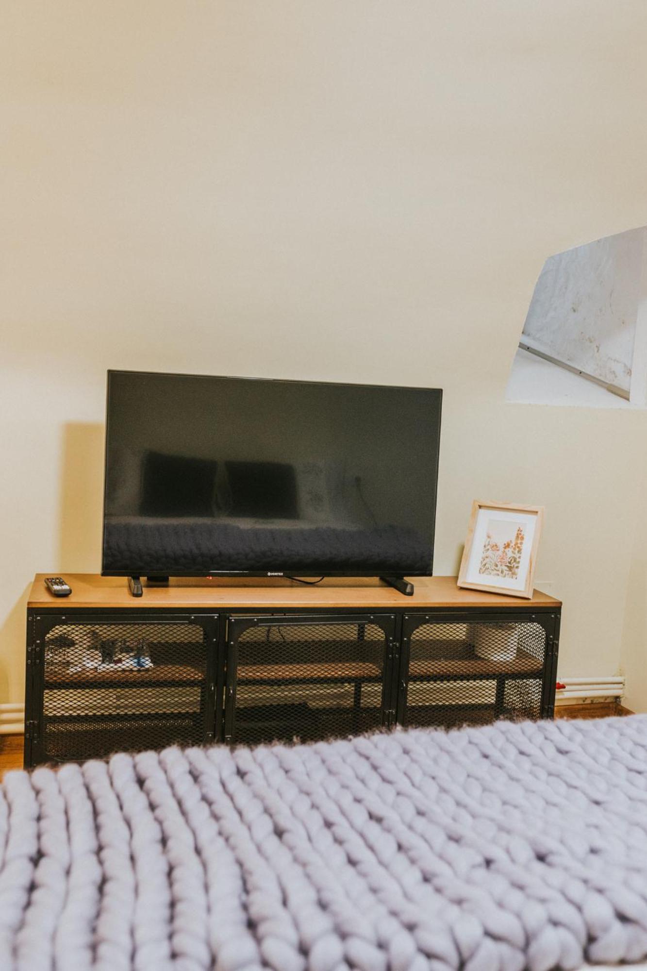 Locart -Cozy Downtown Apartment, Near Black Church With Free Wi-Fi Brasov Luaran gambar